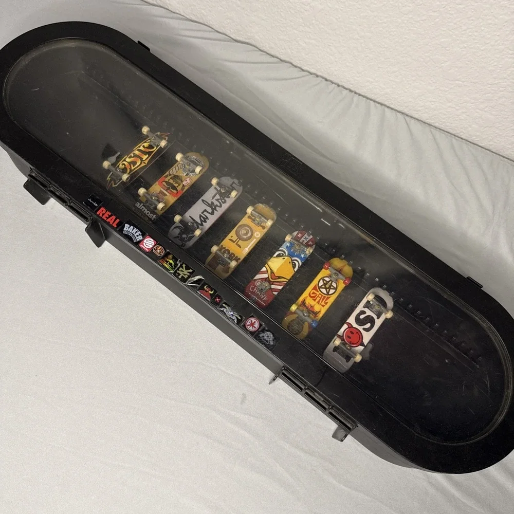 Vintage Tech Deck Fingerboard Lot 7 Boards w/ Display Carrying Case READ